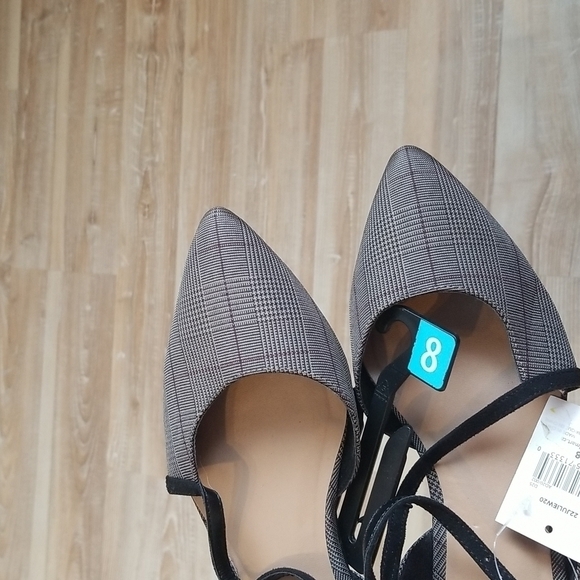 2/$18 WOMEN'S Flats Sandals NWT - Picture 7 of 8